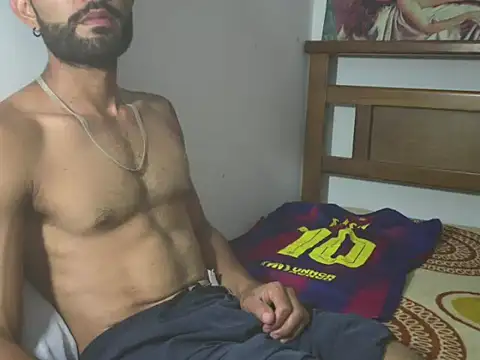 hideonbush051 online show from April 6, 2:51 pm