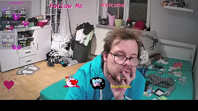 larsgessner30 online show from October 24, 9:27 pm