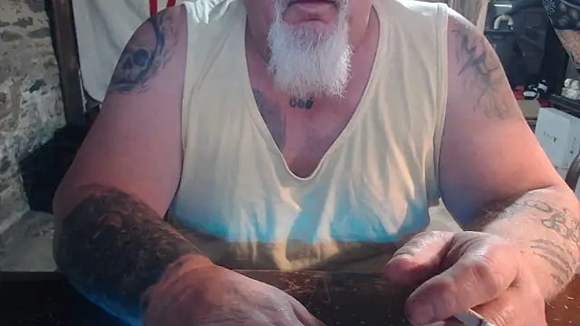 Newfiesausage1972 online show from March 19, 10:46 pm