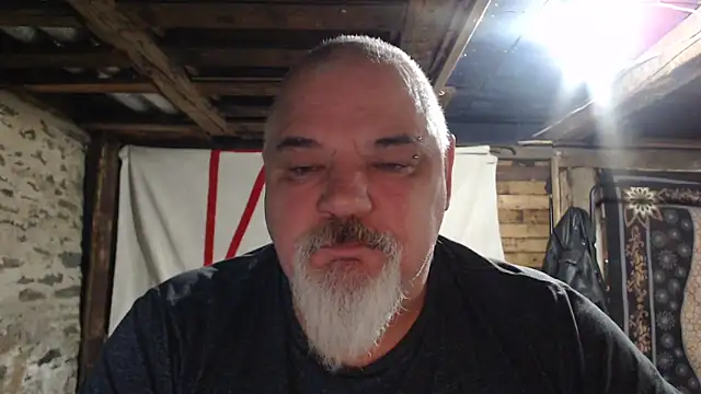 Newfiesausage1972 online show from December 17, 10:55 am