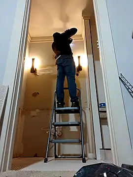 1BeautyN1Beast online show from February 15, 9:28 pm