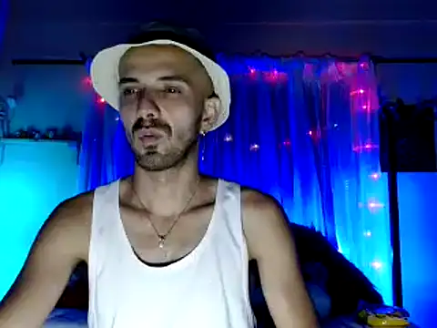 Tomas Tylor online show from December 3, 3:18 am