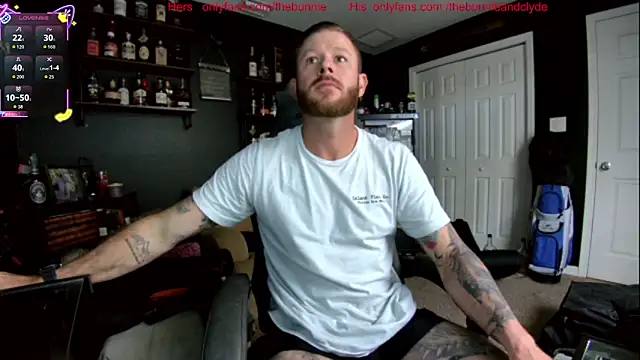 Snapshot of chillinthemosttt chatting on October 21, 7:50 pm chillinthemosttt online show from October 21, 7:50 pm