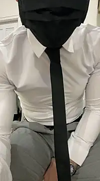 harrylouis1357 online show from December 19, 12:56 pm