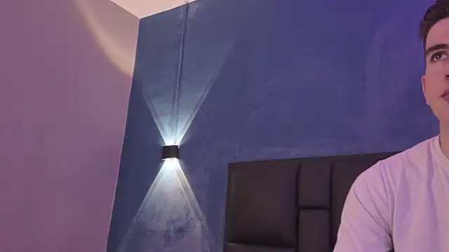 MikaelSlow online show from March 31, 4:03 am