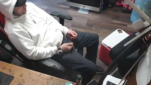 tongueispowerr6d9 online show from April 12, 10:43 pm