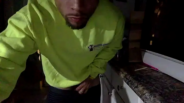 tongueispowerr6d9 online show from October 10, 7:02 am