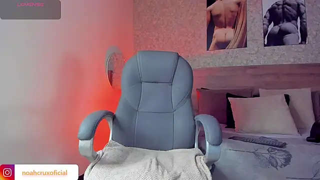 noah crux online show from October 18, 11:59 am