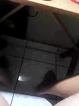Snapshot of Cris29_84 chatting on October 13, 6:52 am Cris29 84 online show from October 13, 6:52 am