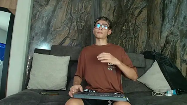 Daviid laidd online show from February 9, 9:19 pm