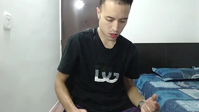 dimitriquiet05 online show from December 14, 2:34 am