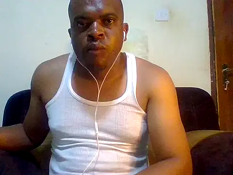 Snapshot of lui_cuuty chatting on October 5, 12:25 am lui cuuty online show from October 5, 12:25 am