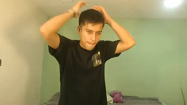 danielitopapuu online show from March 8, 3:43 am