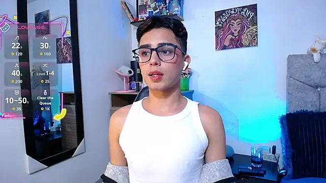 OwenBluee online show from April 8, 7:08 am