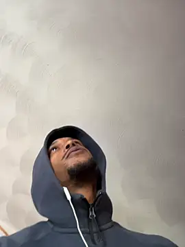 rayyymack online show from March 25, 1:26 pm