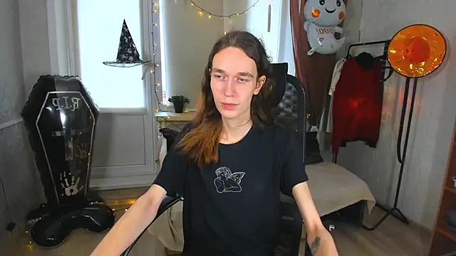 Snapshot of Calvin_and_Kevin chatting on October 18, 10:09 am Calvin and Kevin online show from October 18, 10:09 am