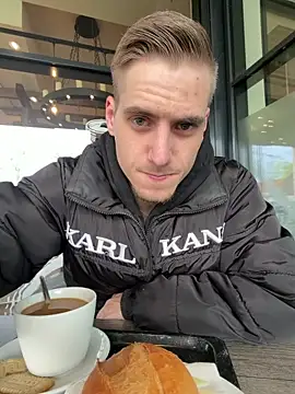 Cookieboy88 online show from April 17, 8:39 am