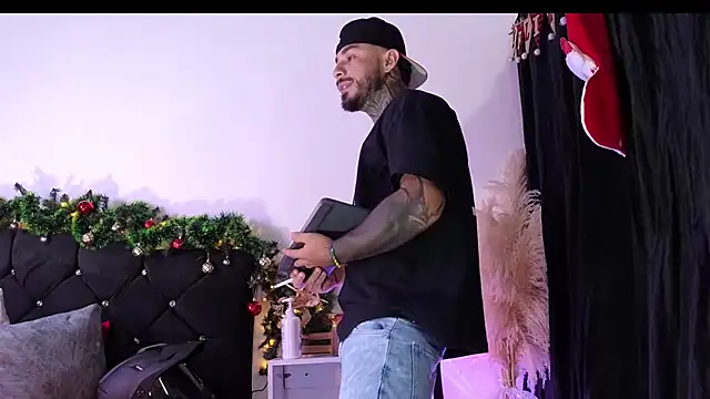 john cartter1 online show from December 18, 11:17 am