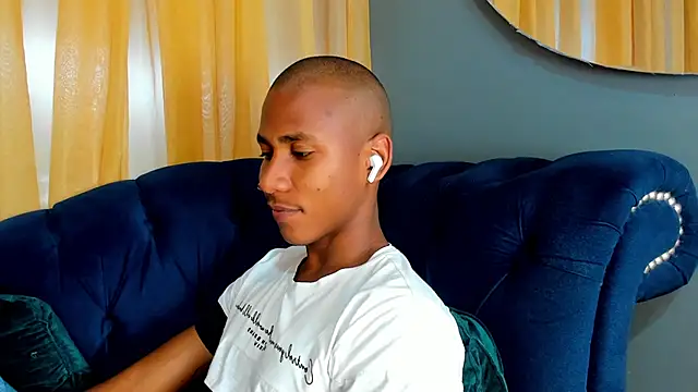 Ethan Fox11 online show from March 7, 1:51 pm