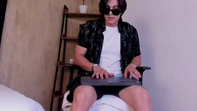 Karimferrer online show from November 6, 8:01 pm