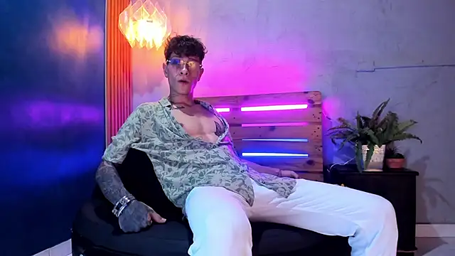 french sexx online show from January 7, 7:19 pm