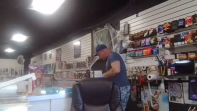 Snapshot of RawRyder8 chatting on October 4, 10:36 pm RawRyder8 online show from October 4, 10:36 pm