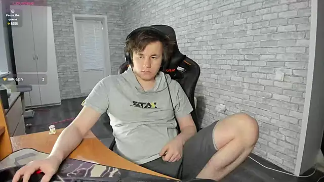 iliaskrislove online show from February 16, 4:09 am