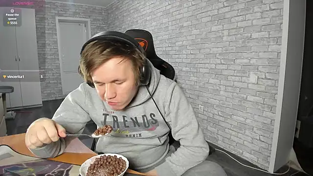 iliaskrislove online show from February 22, 2:06 pm