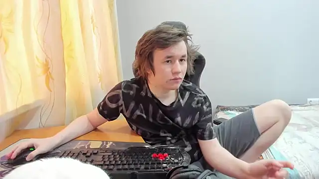 iliaskrislove online show from April 14, 2:27 pm