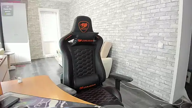 iliaskrislove online show from March 1, 6:04 am