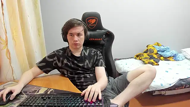 iliaskrislove online show from September 24, 12:14 pm