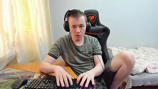 iliaskrislove online show from November 17, 5:54 am