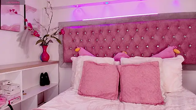 Tayzon Foxxx online show from December 4, 12:56 pm