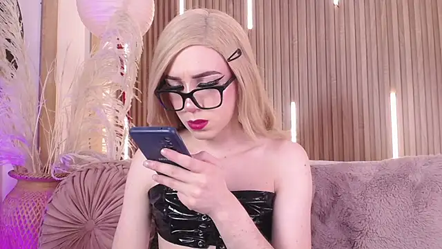 Tayzon Foxxx online show from April 13, 8:31 pm