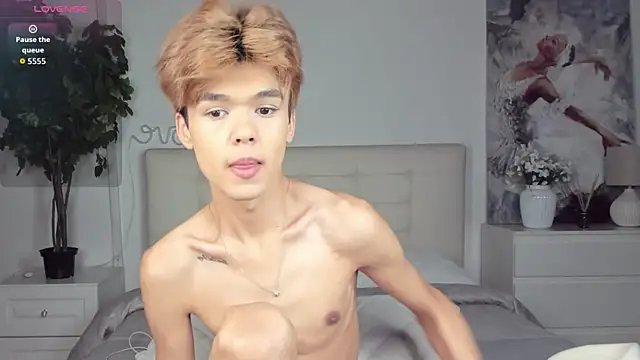 Felix Rey online show from October 8, 5:28 pm