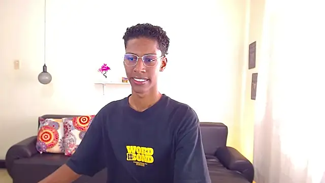 maiki18  online show from January 18, 1:29 pm