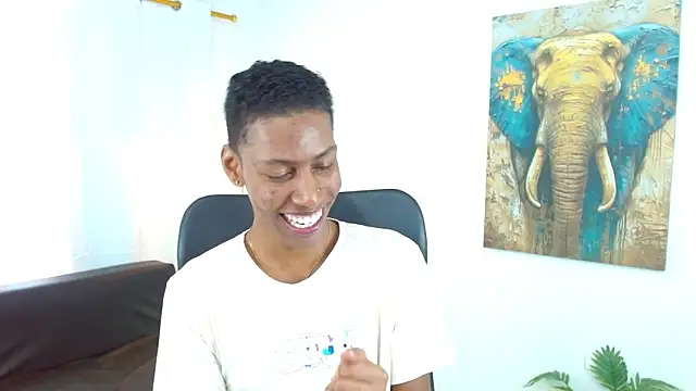 maiki18  online show from December 16, 9:22 pm