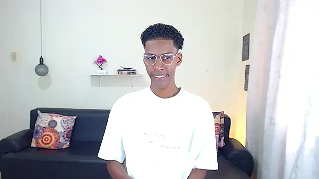 maiki18  online show from January 25, 1:30 pm