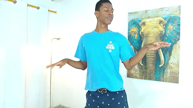 maiki18  online show from October 3, 9:20 pm