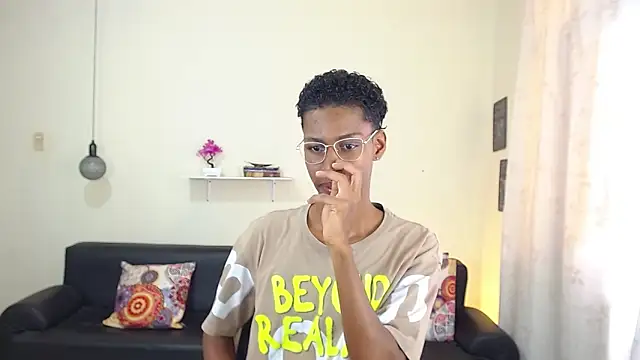 maiki18  online show from February 6, 1:21 pm