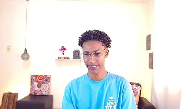 maiki18  online show from March 19, 1:51 pm