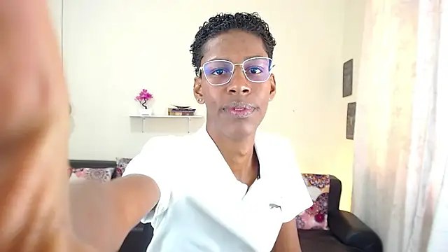 maiki18  online show from January 20, 1:32 pm