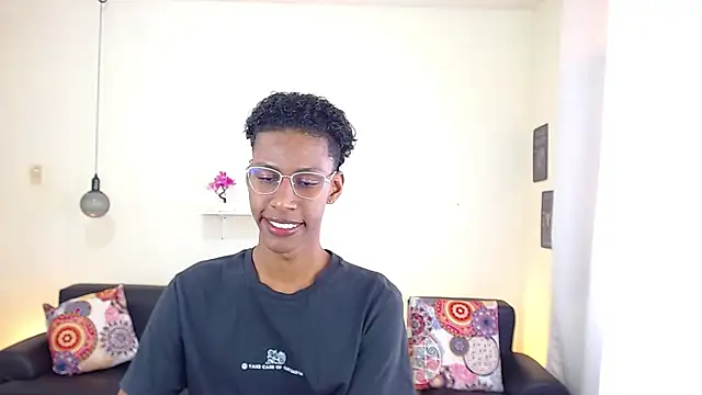 maiki18  online show from March 3, 1:37 pm