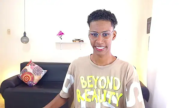 maiki18  online show from February 25, 1:50 pm