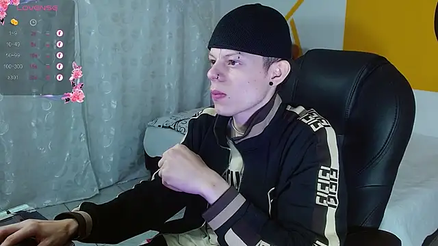 Snapshot of Matthew_Boy_ chatting on January 20, 5:04 am Matthew Boy  online show from January 20, 5:04 am