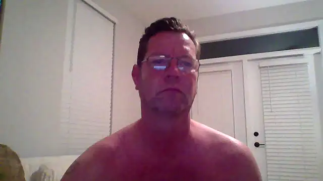 Goldenbear3111 online show from April 16, 3:39 am