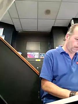 JulianJ50 online show from March 2, 8:10 am