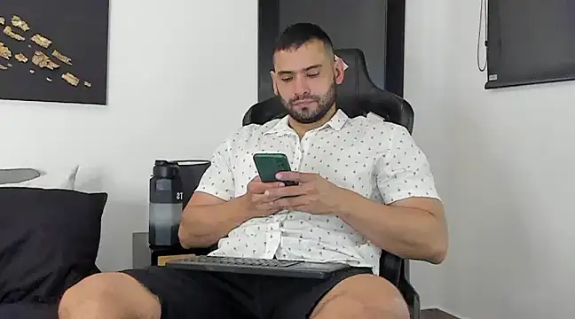 Snapshot of Dereck_vega chatting on January 19, 9:45 pm Dereck vega online show from January 19, 9:45 pm