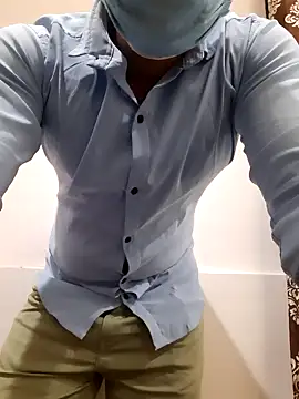 Snapshot of Guyinshortss chatting on September 24, 8:07 pm Guyinshortss online show from September 24, 8:07 pm