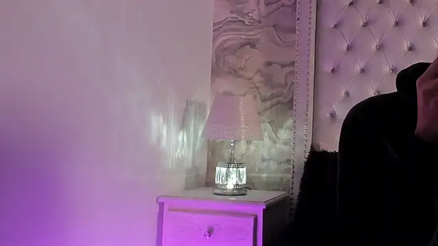 Snapshot of Kev_jenner chatting on February 19, 5:49 am Kev jenner online show from February 19, 5:49 am